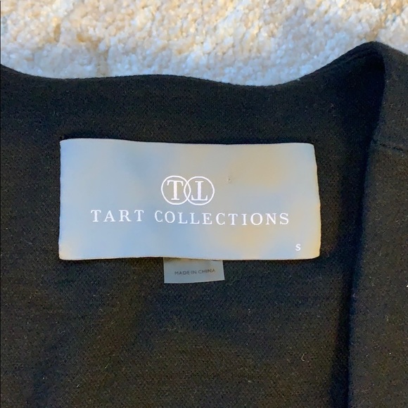 Tart Collections Cold Shoulder Vest - Size Small - Picture 2 of 14